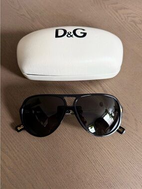 D&G Black Aviator Sunglasses with Dark Gray Lenses